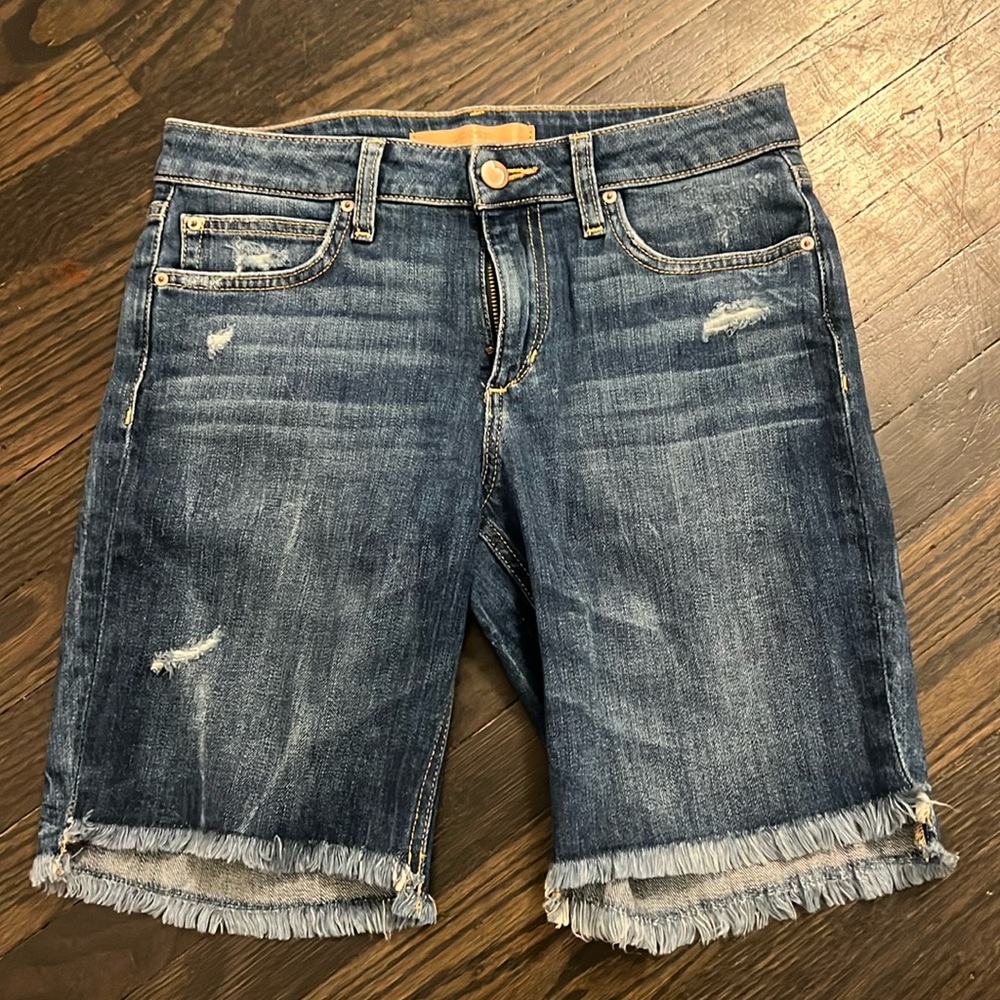 Joes jeans Bermuda shorts. Perfect condition. Never worn. Size 24